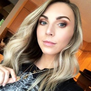 Meet your Posher, Cailey